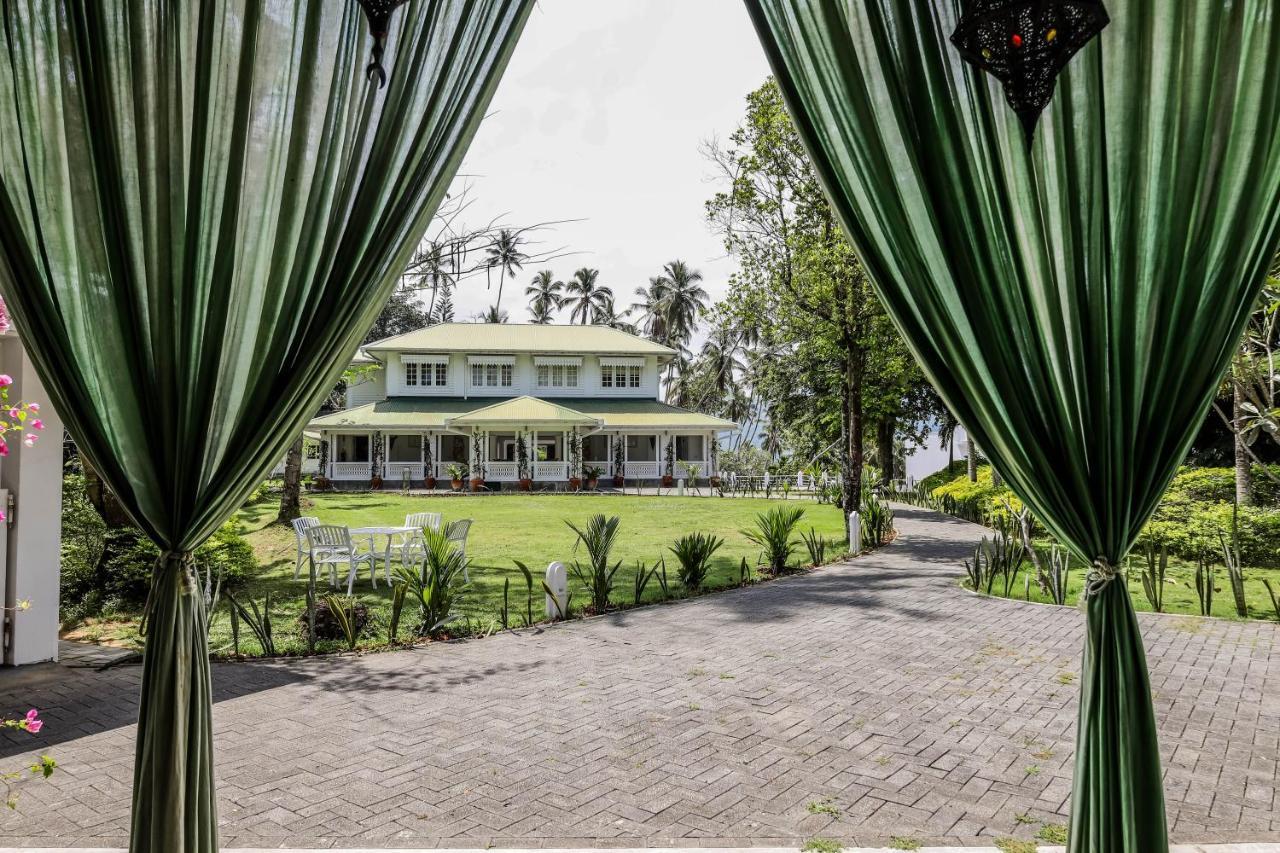 The Flame Tree Estate & Hotel Kandy Exteriör bild